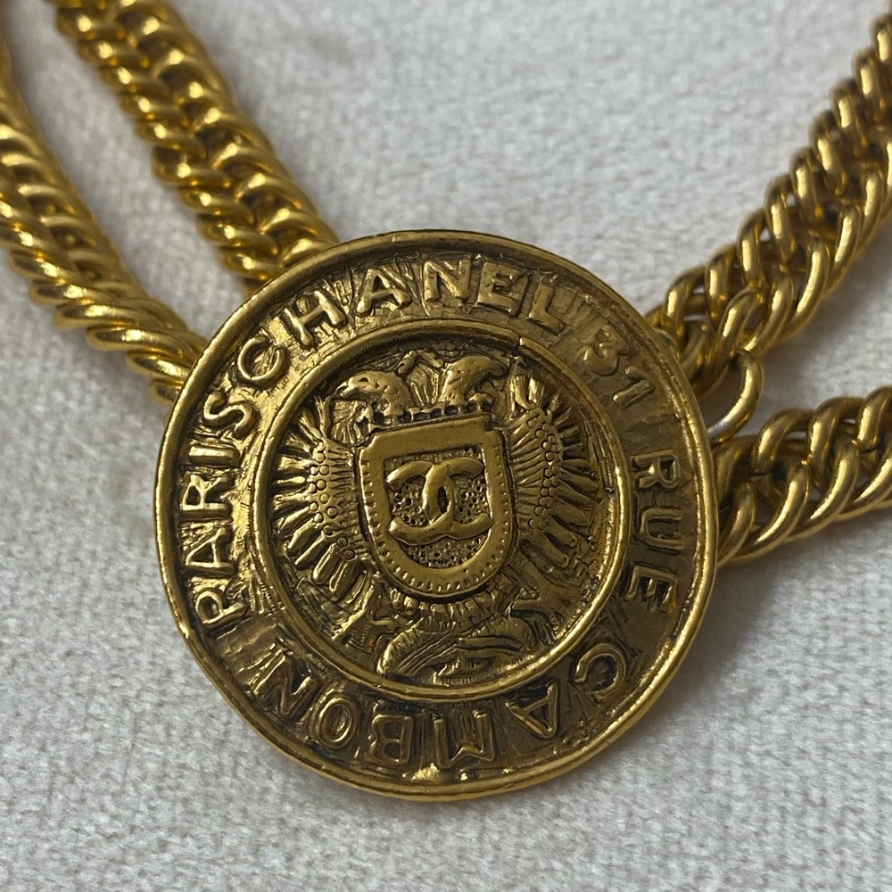 Vintage Chanel double chain medallion 31 Rue Cambon